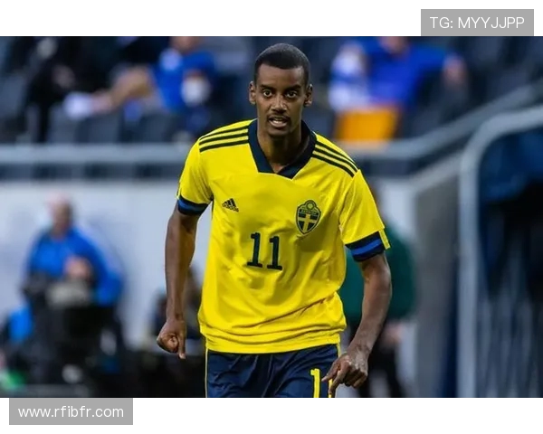 伊萨克力挺瑞典主帅称全队信任他将并肩作战共同奋斗